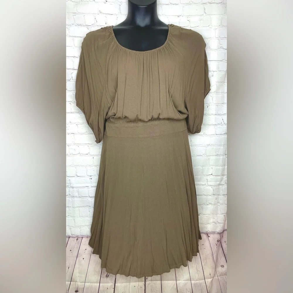 Plus Size - Picture 7 of 7